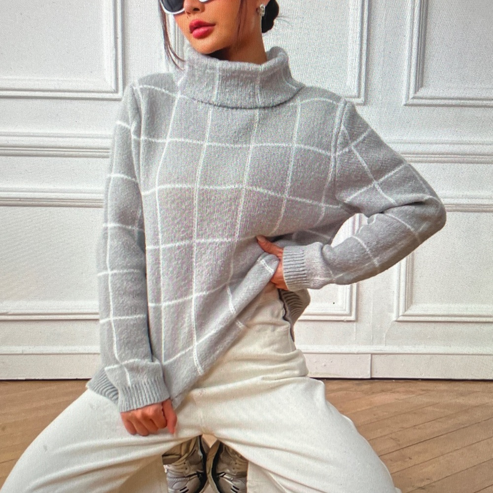 Cozy Gray Turtleneck Sweater